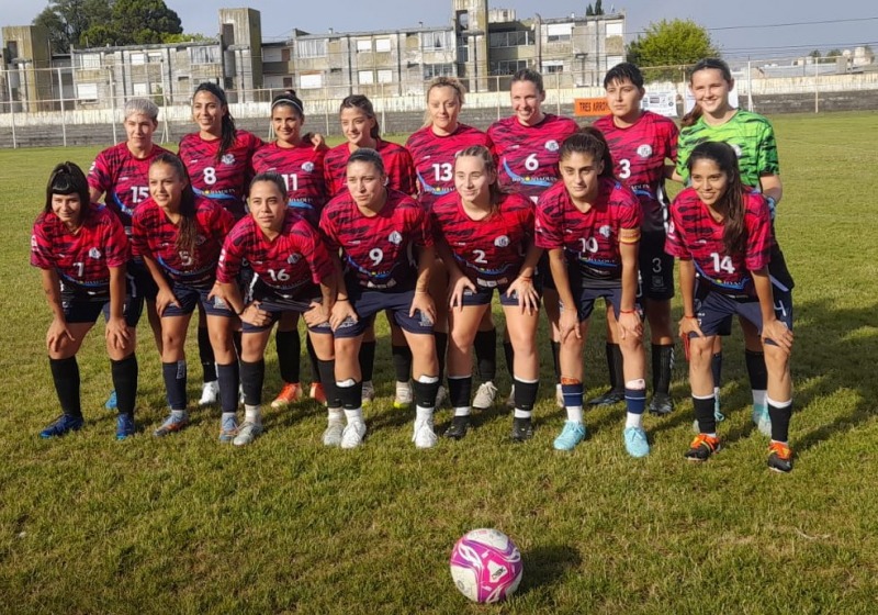 La Selecci�n de Olavarr�a gole� y mantiene viva la ilusi�n